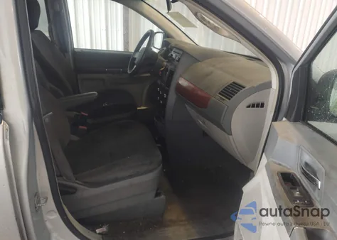 2008 Chrysler Town & Country Lx from USA, damaged, VIN 2A8HR44H08R748211